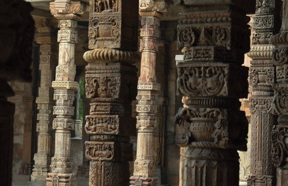 Brown concrete pillars sarthak-kwatra-CRP 714690-unsplash